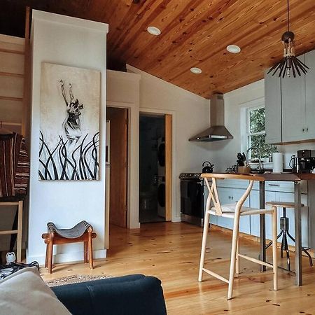 Modern Treehouse, Close To Downtown And Beach Wilmington Eksteriør billede