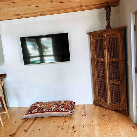 Modern Treehouse, Close To Downtown And Beach Wilmington Eksteriør billede